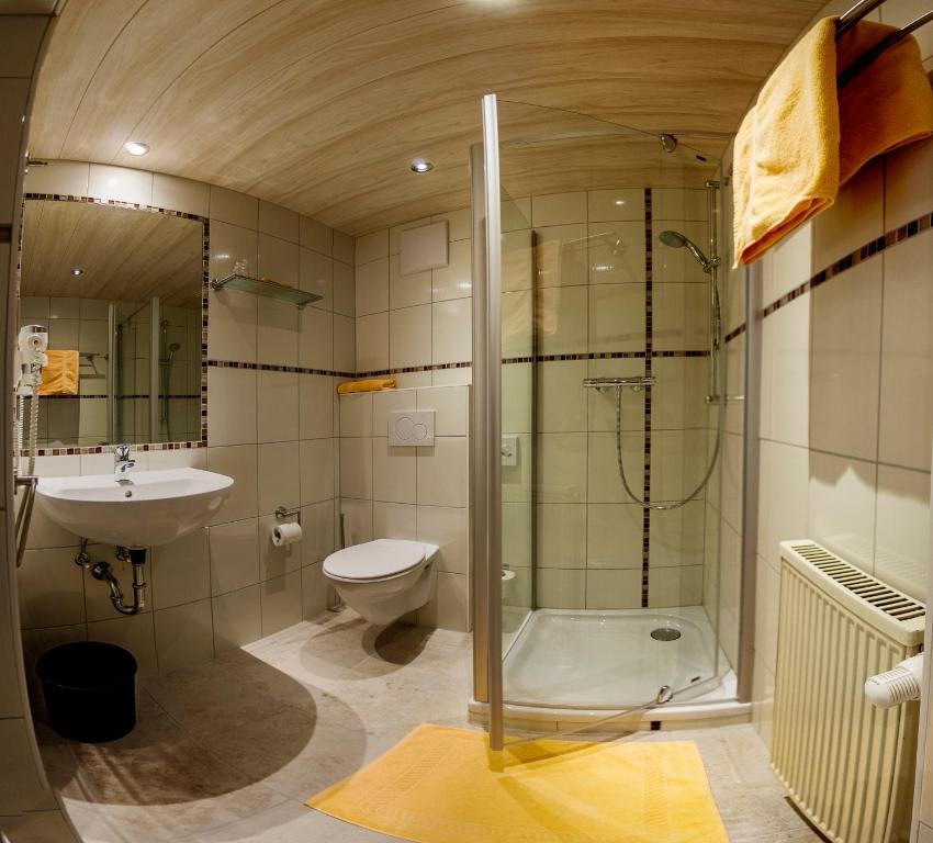 Hotel-Restaurant Bauer-Keller غريدينغ الغرفة الصورة
